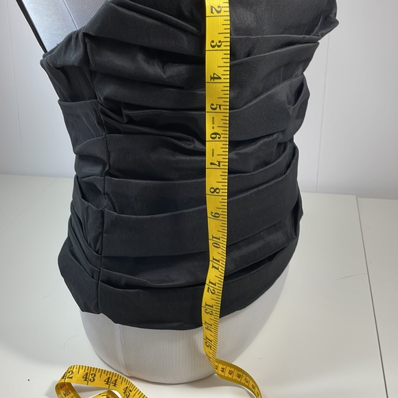 Lily Simon Black Ruched Top, Sleeveless, Size 6 - Picture 9 of 15